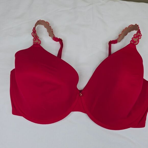 Red Lace Trimmed Bra - Picture 1 of 8